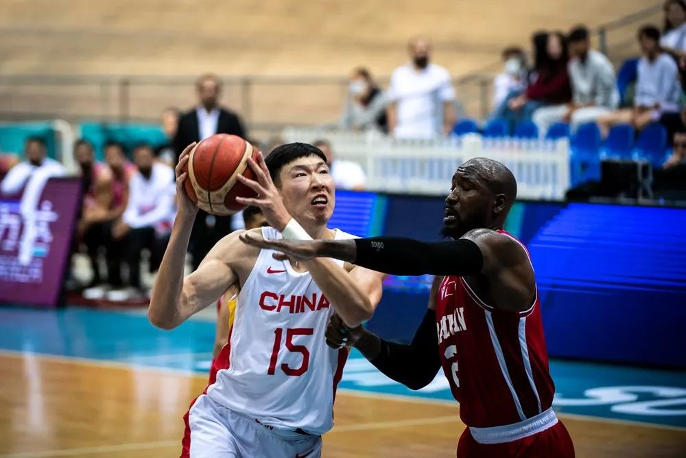 中国男篮世界杯第四节(周琦22 7中国男篮苦战胜巴林，国家队最漫长的夏天终于结束了)