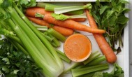 蔬菜汁怎么做给宝宝吃 宝宝吃的蔬菜汁怎么做