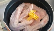 泡鸭翅冷水下锅要煮多久 泡鸭翅要做多长时间