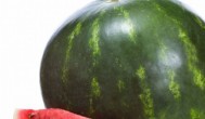 为了减肥每天晚上只吃西瓜这种做法靠谱吗 为了减肥每天晚上只吃西瓜方式靠谱吗