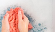 如何清洗衣服上的油漆 怎么清洗衣服上的油漆