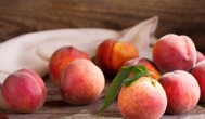 红桃子怎么看熟没熟 如何判断桃子是否成熟