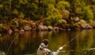 夏天东风怎么钓鱼 夏季东风天钓鱼的三个基本技巧是什么呢？