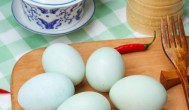 煮熟咸鸭蛋怎么保存 煮熟的咸鸭蛋如何保存