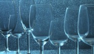 怎么清理玻璃水杯上的胶水 如何清理玻璃水杯上的胶水
