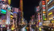 日元刷新34年低位！中国游客“横扫”日本,有人半夜12点还在商场血拼