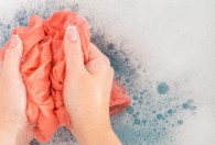 如何去除衣物水臭味 去除衣物水臭味的方法