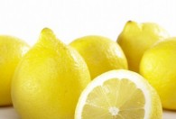 柠檬放在冰箱里能冷冻吗 柠檬能不能放在冰箱里能冷冻