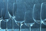 怎么清理玻璃水杯上的胶水 如何清理玻璃水杯上的胶水