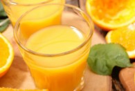 橙汁怎么做好吃又香 百香果橙汁的家常做法分享