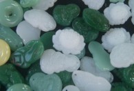 和缅甸冰种翡翠相似叫什么 和冰种翡翠相似的叫什么石头