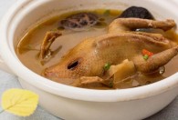 怎样煲鸽子汤 虫草枸杞鸽子汤的做法