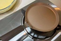 如何判断煎锅的好坏 判断煎锅的好坏的方法