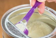 怎样判断奶粉是否变质 有什么方法判断奶粉变质没有