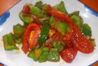 青椒炒西红柿做法 如何做西红柿炒青椒