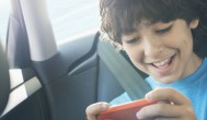 孩子使用手机的利与弊 孩子使用手机有哪些利与弊