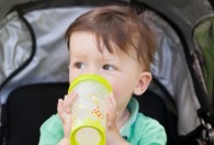 十三个月宝宝喝水用什么水杯 十三个月宝宝喝水用哪些水杯
