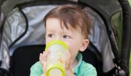 宝宝什么时候可以用吸水杯 宝宝几个月开始训练用吸管杯
