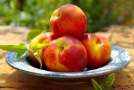 油桃的功效有哪些 油桃有什么功效与作用呢
